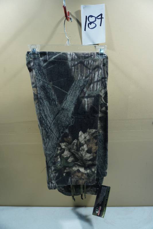 lot 184 image: Mossy Oak Break Up Design Chamois Hunting Pants