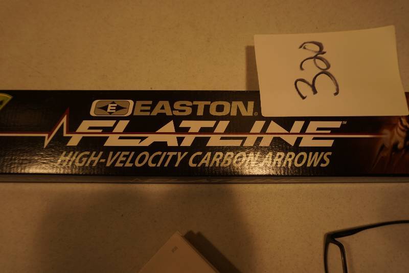 lot 320 image: Easton Flatline 400 High Velocity Carbon Arrows