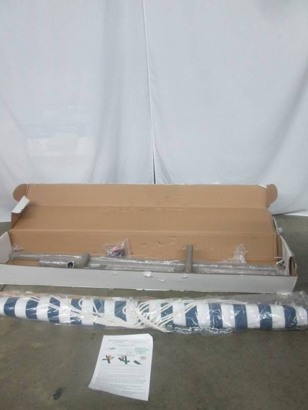 lot 8 image: Algoma Hammock with Stand