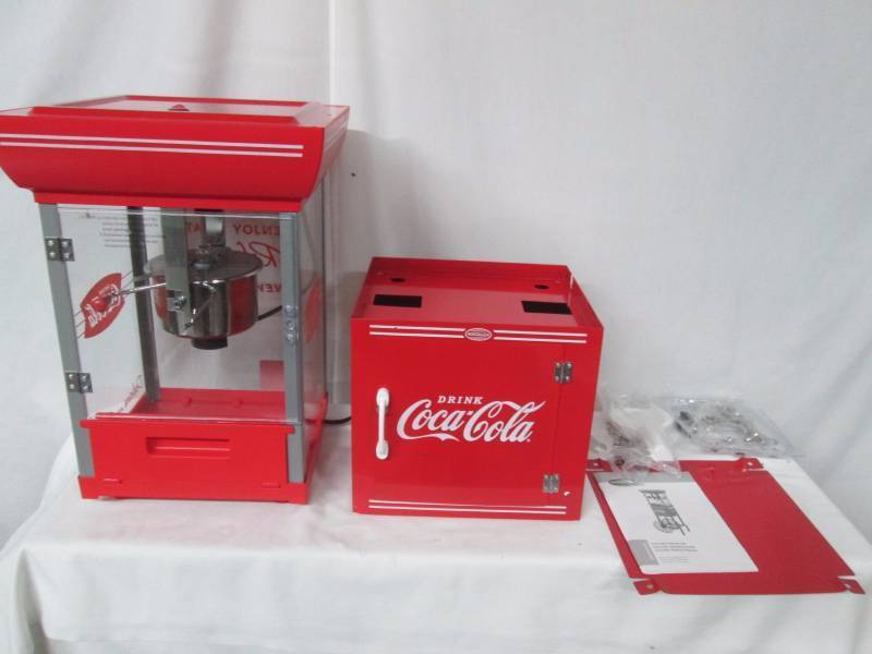 lot 19 image: Nostalgia Electrics 10-Cup Coke Popcorn Cart