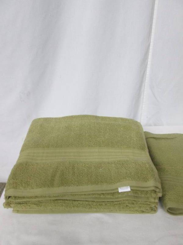 lot 43 image: Alcove Fast Dry 10-pc. Towel Set