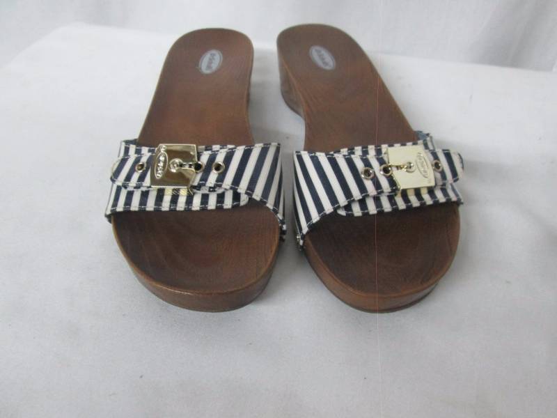 lot 60 image: Dr. Scholls Womens Classic Sandal