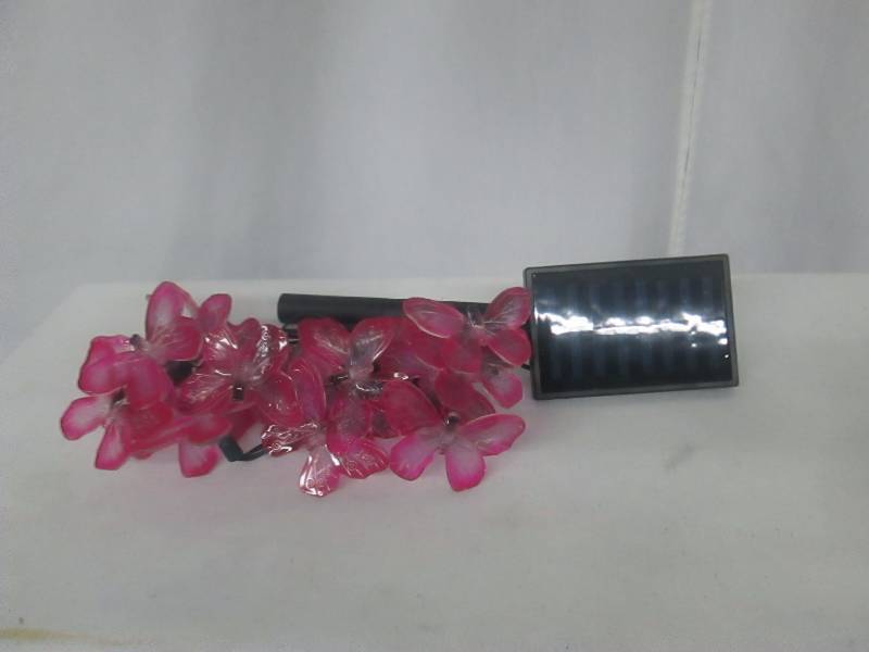 lot 92 image: Smart Solar Butterfly Light String