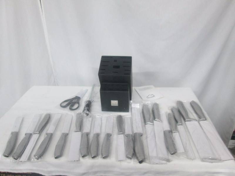 lot 46 image: Alcove 22-pc. Stainless Steel Cutlery Set