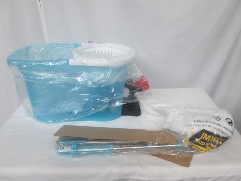 lot 42 image: Hurricane Spin Mop