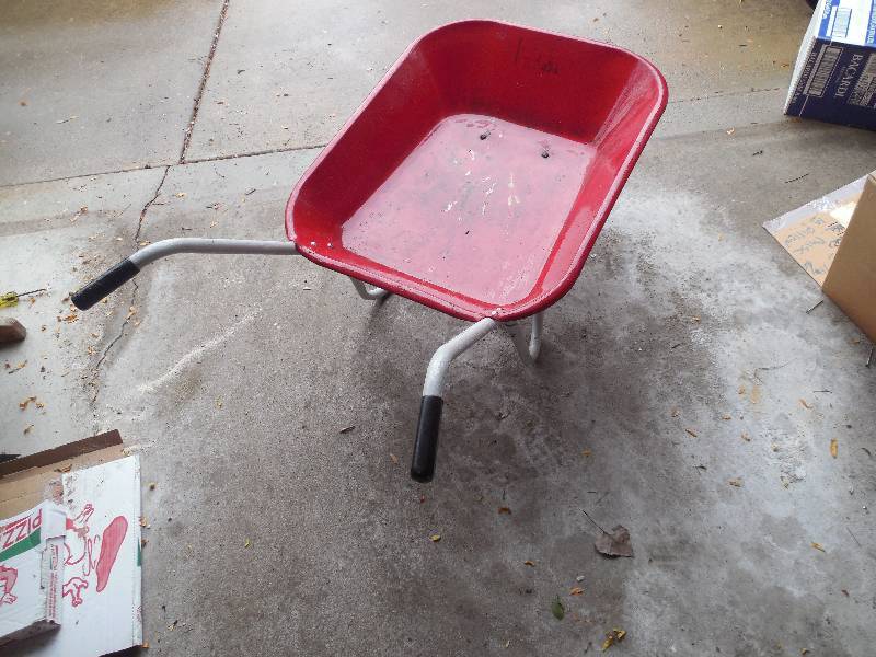 lot 7 image: WHEEL BARROW