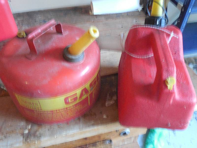 lot 11 image: (2) GAS CANS