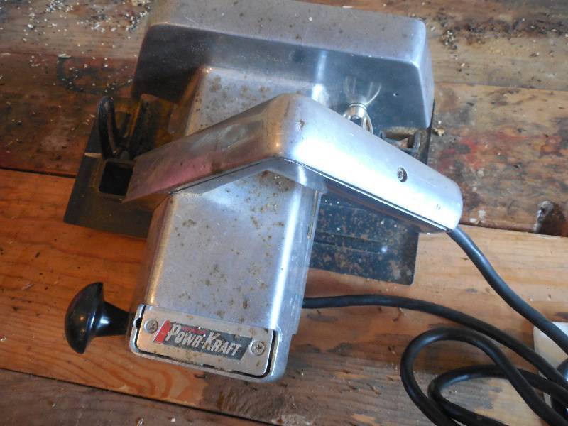 lot 15 image: POWERKRAFT ELECTRIC SAW