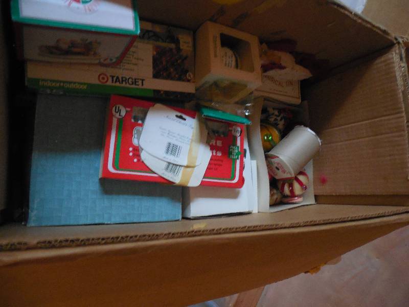 lot 42 image: LOT OF CHRISTMAS