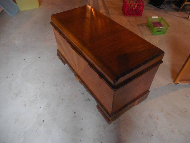 lot 48 image: STORASGE CHEST CABINET