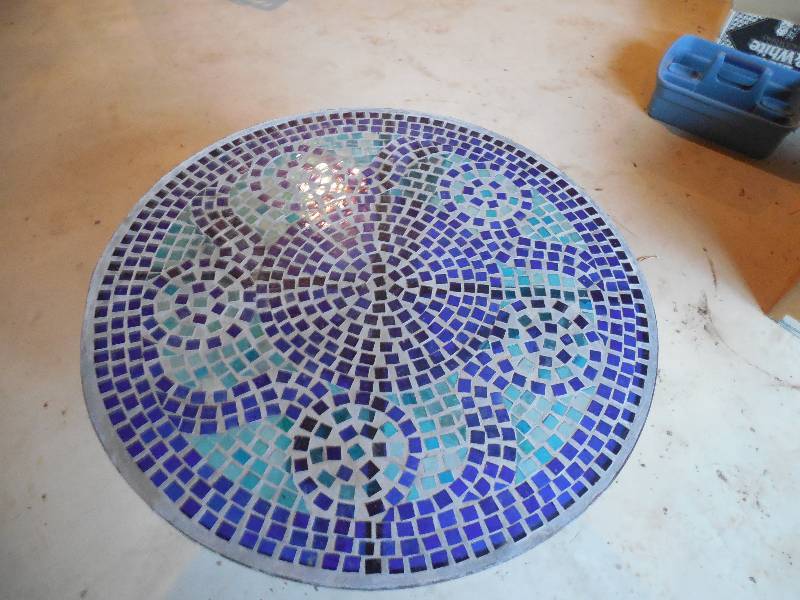 lot 53 image: 30 INCH TABLE