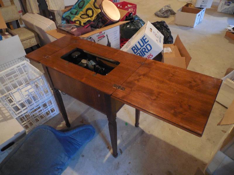 SEWING MACHINE HIDEAWAY TABLE | Coon Rapids Estate Auction | K-BID