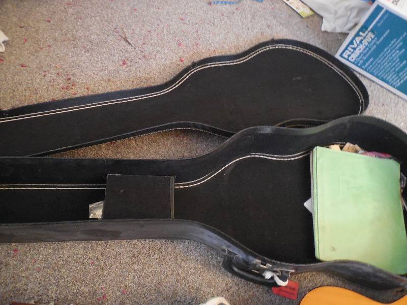lot 69 image: 39 6 STRING KINGSTON GUITAR