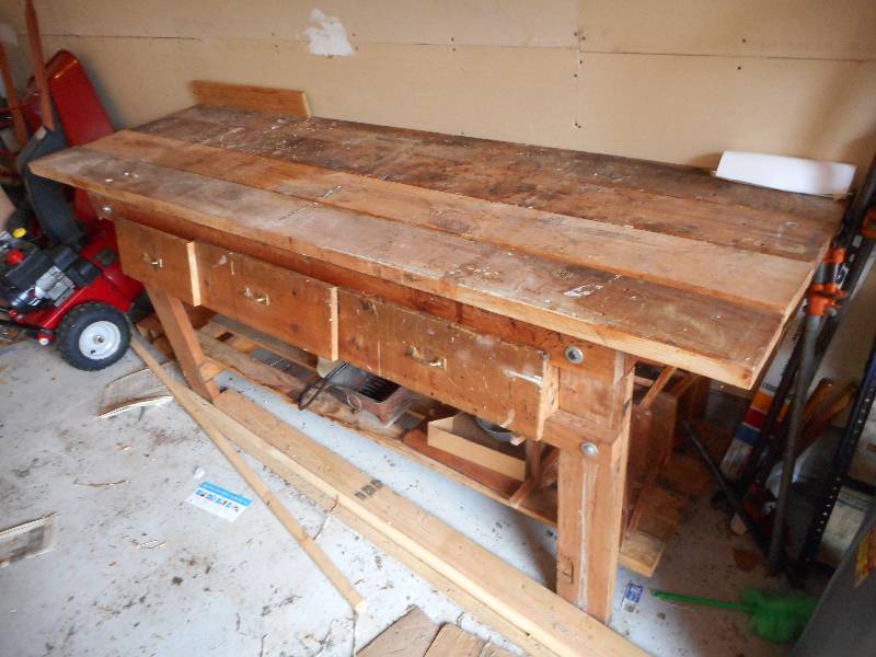 lot 4 image: WORK BENCH