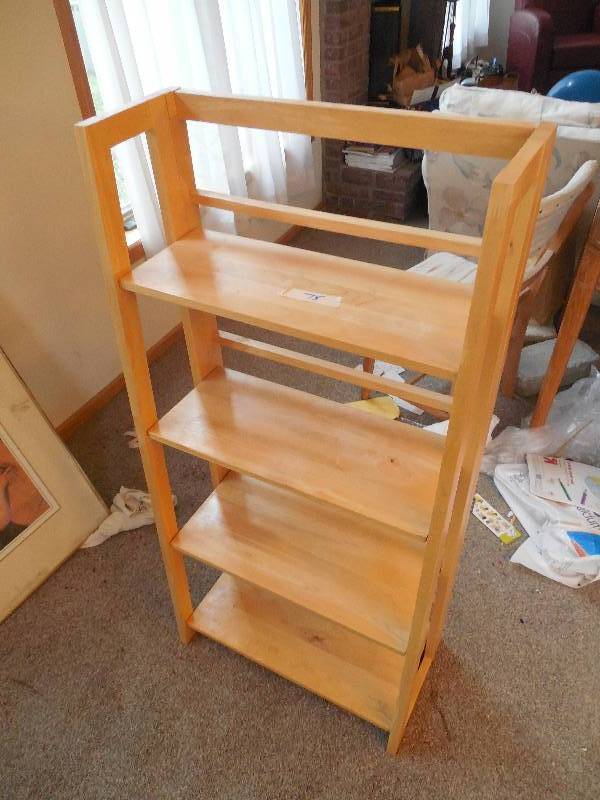 lot 75 image: 4 TIER SHELF