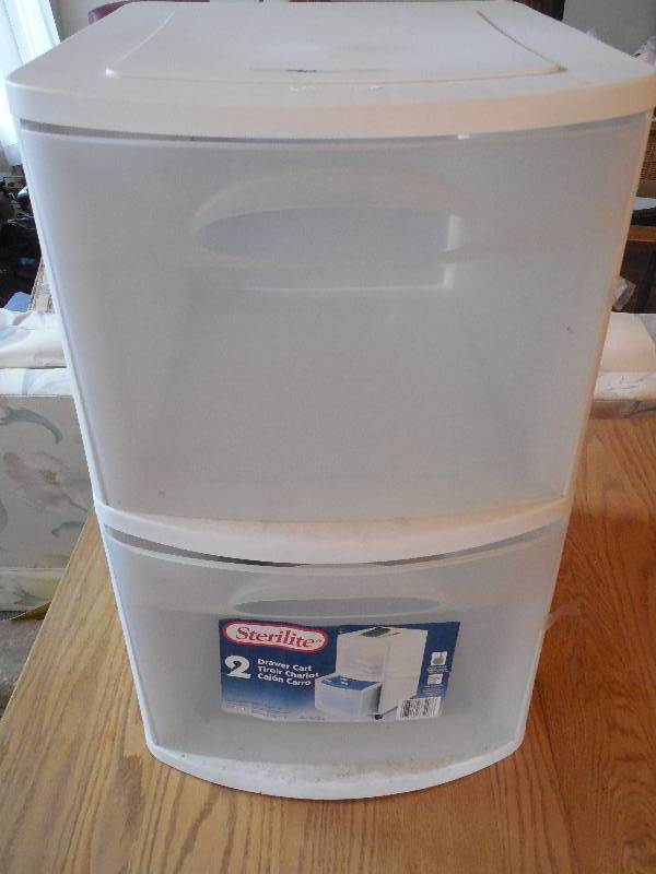lot 90 image: 2 TIER STERLITE STORAGE BINS