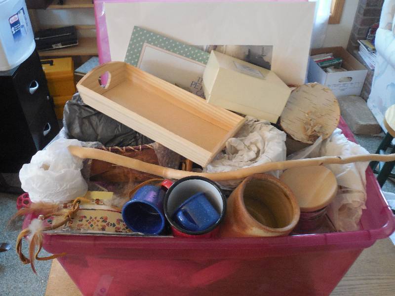 lot 112 image: MASSIVE LOT OF KNICK KNACKS