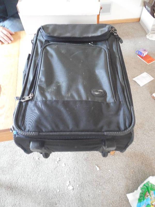lot 134 image: SUIT CASE