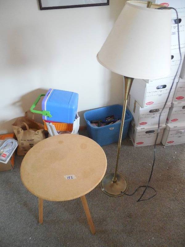 lot 152 image: NIGHT STAND AND LAMP