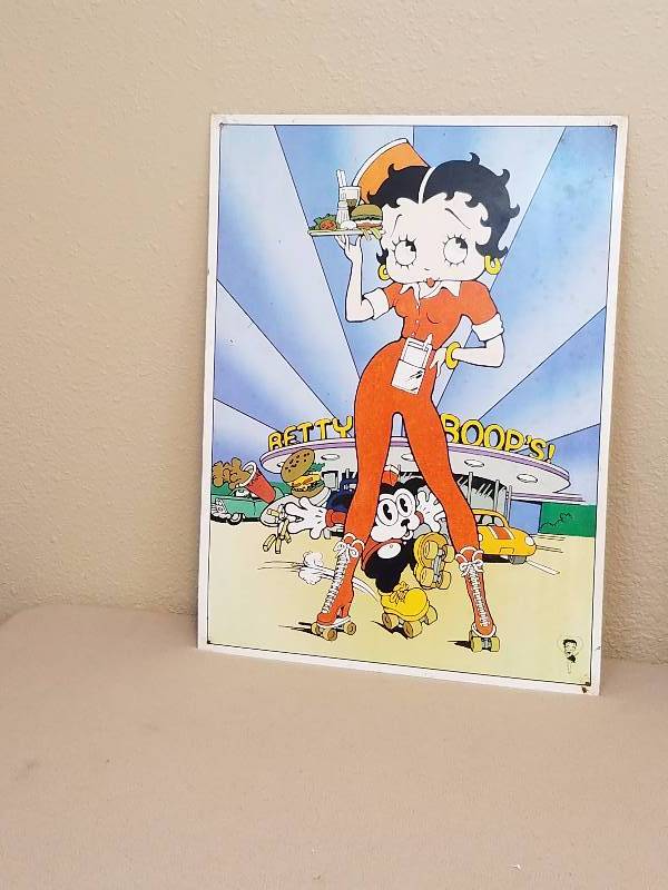 lot 11 image: Betty Boop Sign