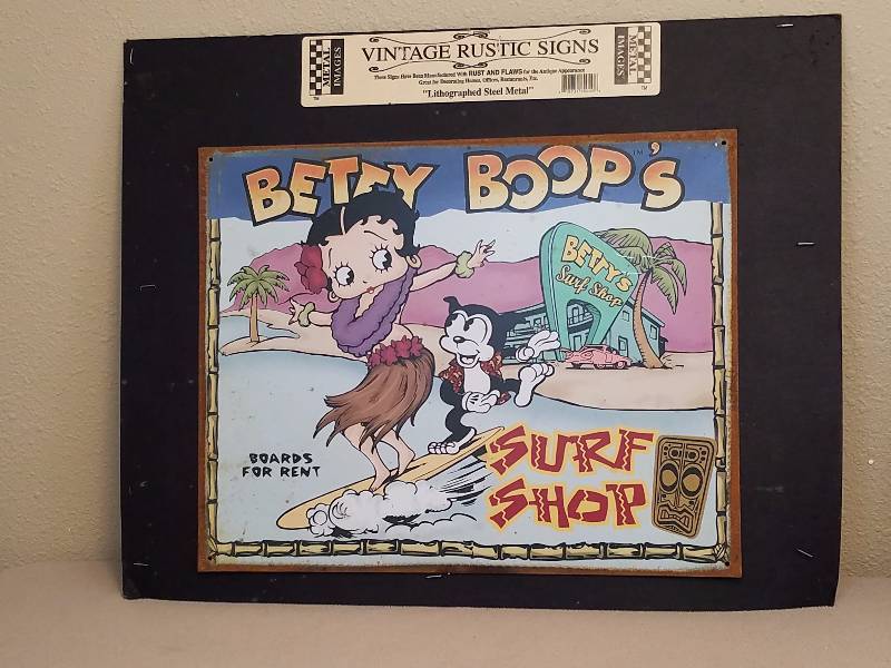 lot 14 image: Betty Boop Sign