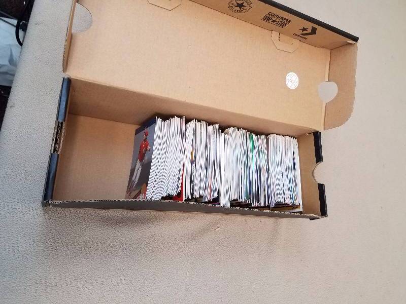 lot 25 image: Box of Baseball Cards