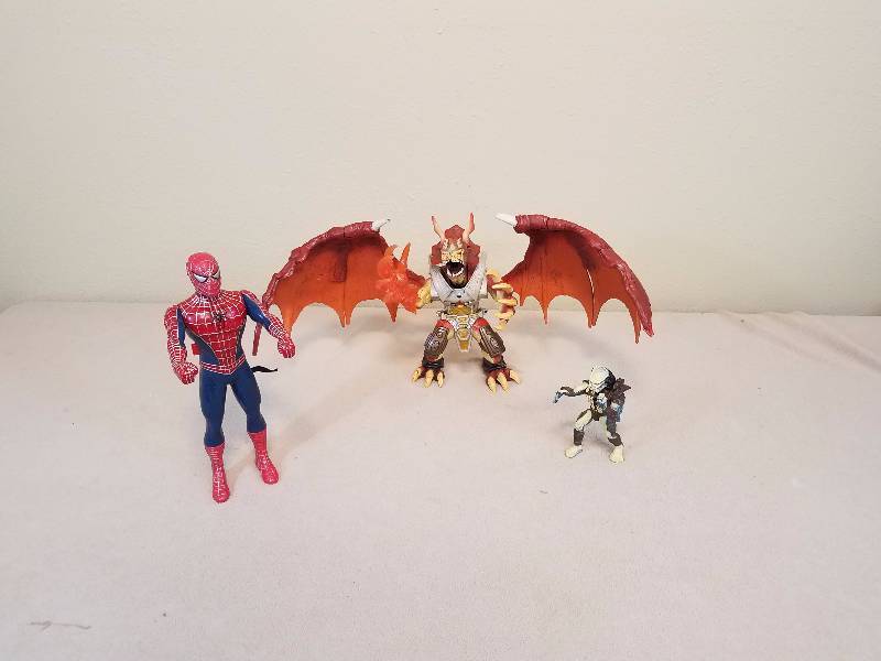 lot 33 image: Action Figures
