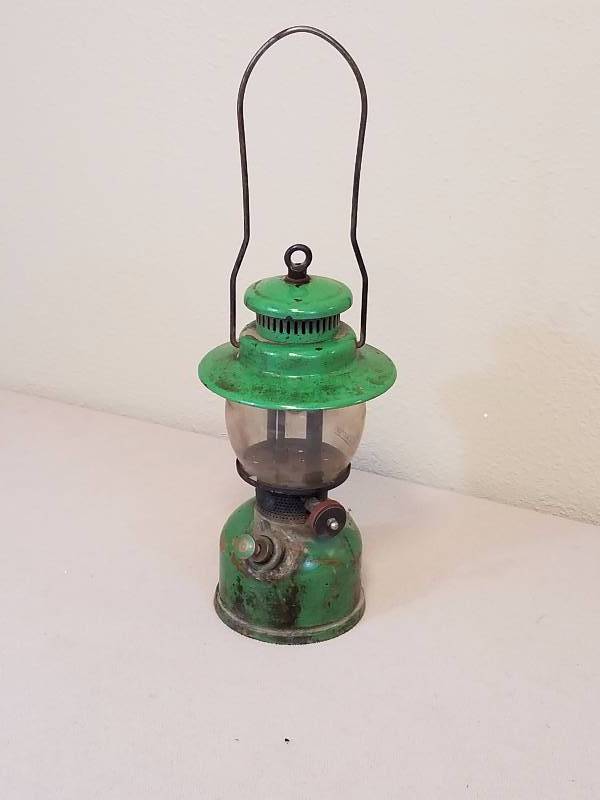 lot 38 image: Vintage Coleman Gas Lantern