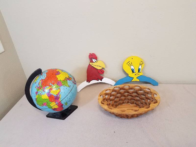 lot 41 image: Globe and Wood Art