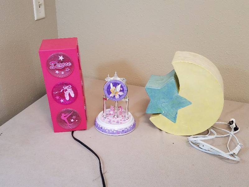 lot 46 image: Nite Lights and Tinker Bell Clock
