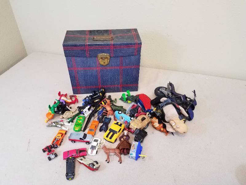 lot 49 image: Bin of Mixed Action Figures and Smalls