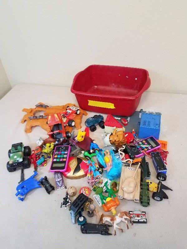 lot 50 image: Bin of Mixed Action Figures and Smalls