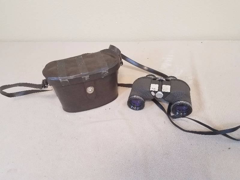 lot 66 image: Vintage Binoculars