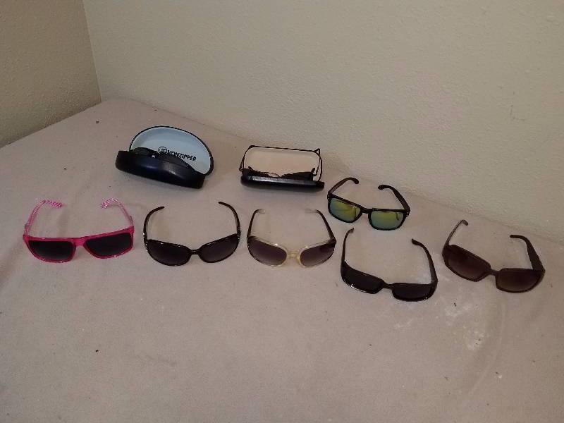lot 95 image: Sunglasses