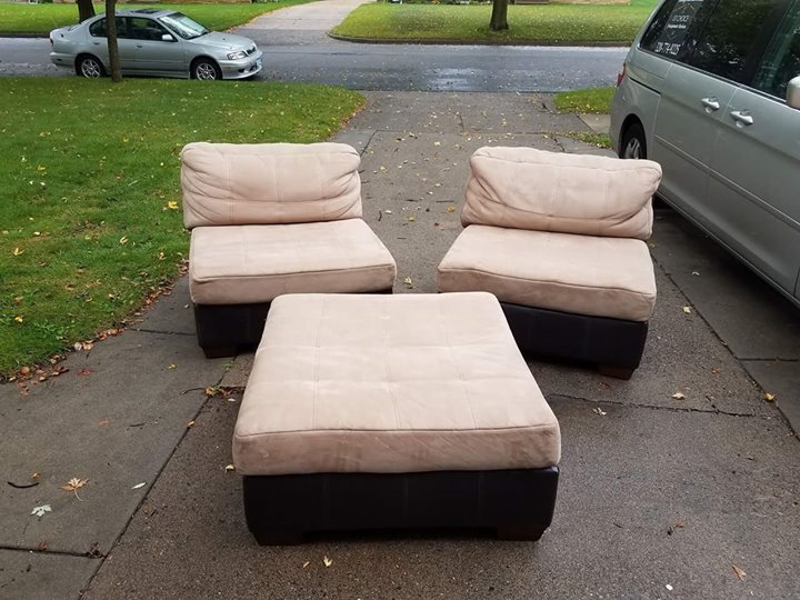 lot 1 image: Microfiber Chair and Ottoman Set