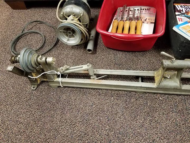 lot 2 image: Lathe with Tools and Extras