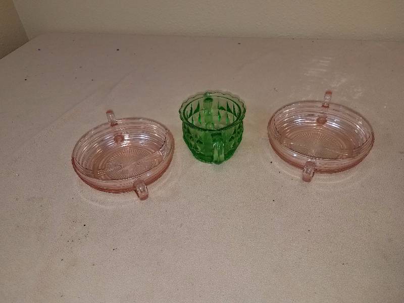 lot 98 image: Mixed Depression Glass Lot