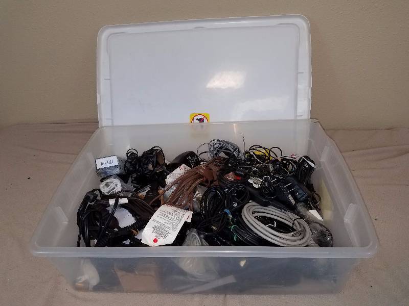 lot 115 image: Lot of Charging Cables and Accessories with Tote
