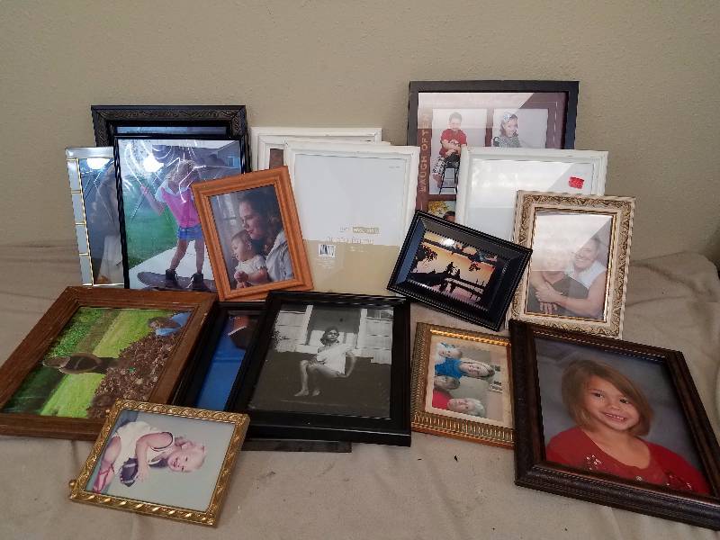 lot 118 image: Lot of Wall Frames