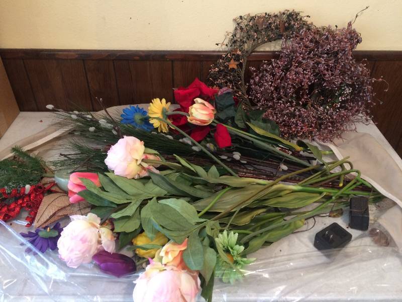 Highchair, Flowers and Decor