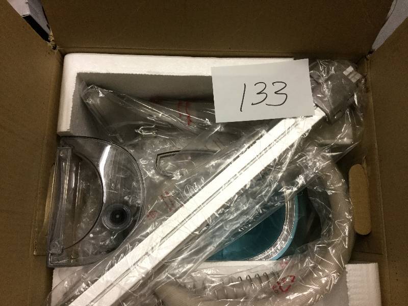 lot 133 image: SALAV Professional Series GS42DJ Fabric Steamer  Blue