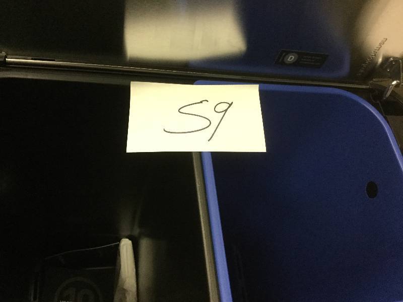 lot 59 image: Simpli Human 40 L trash can small dent on the side