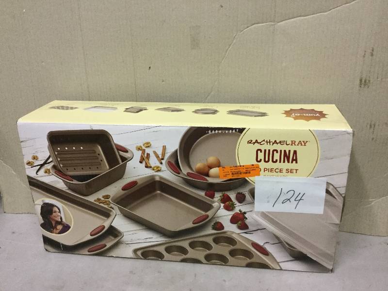 lot 124 image: Rachel Ray 10 PC Bakeware set