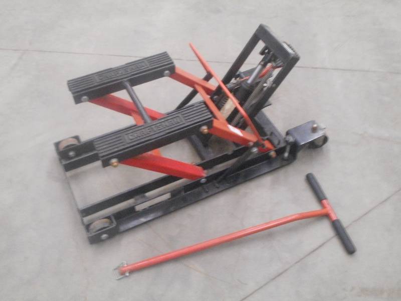 lot 4 image: Craftsman MotorcycleATV Floor Lift...