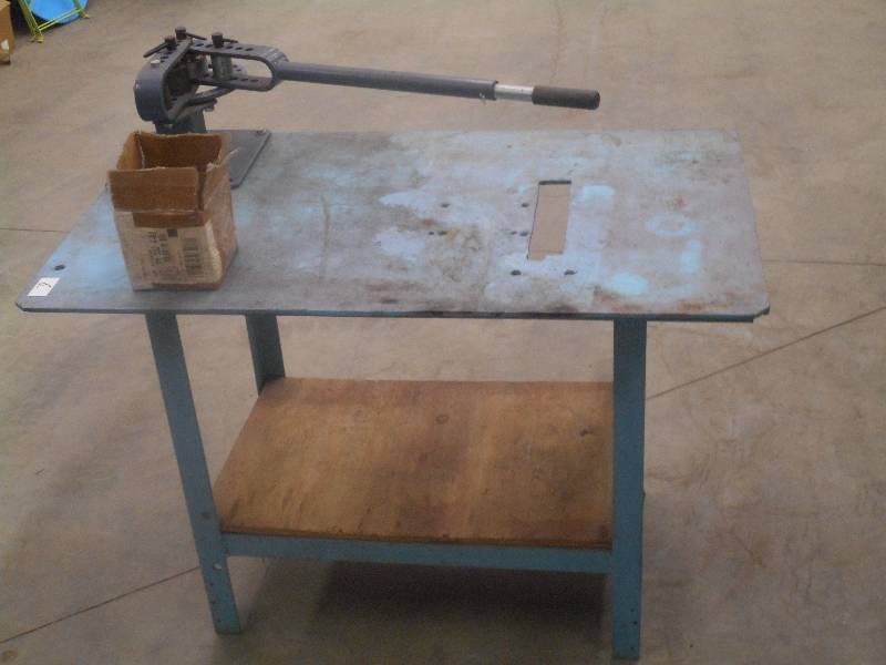 lot 6 image: Heavy Duty 4 Steel Shop Table With...
