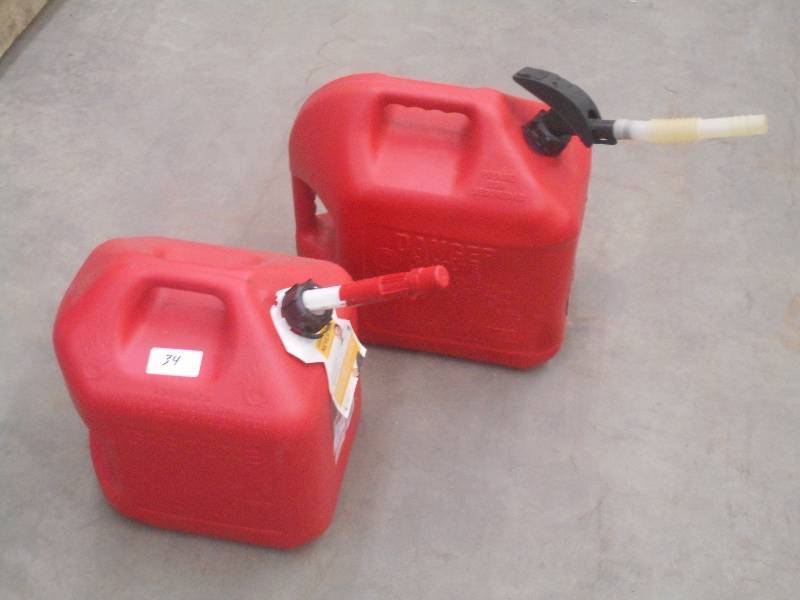 lot 34 image: (2) 5-Gallob Plastic Gas Cans ...