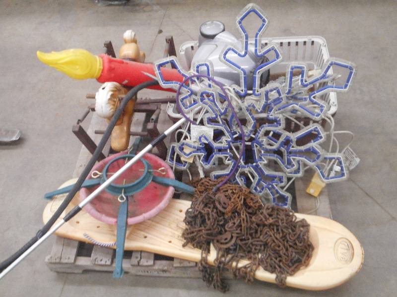 lot 43 image: Pallet Lot Of Dog Kennel, Holiday ...