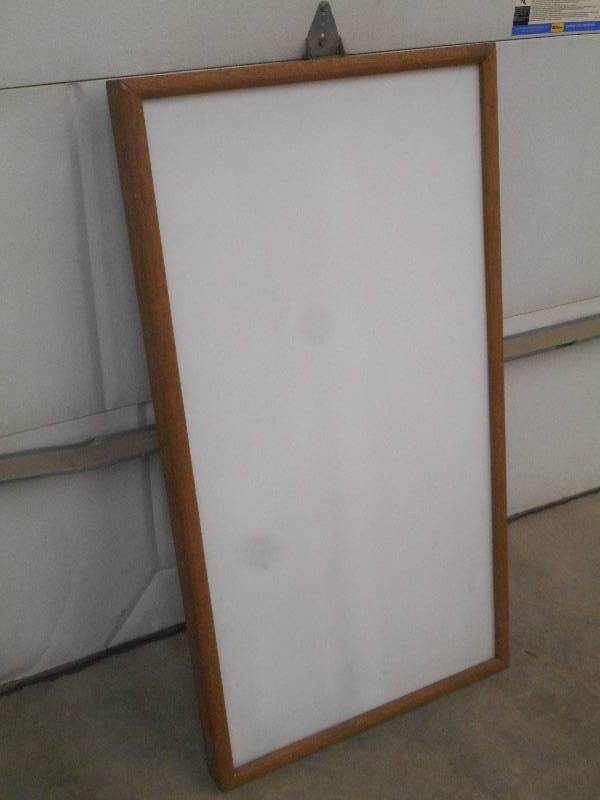 lot 112 image: 48 Flourescent Light Fixture, 120V...