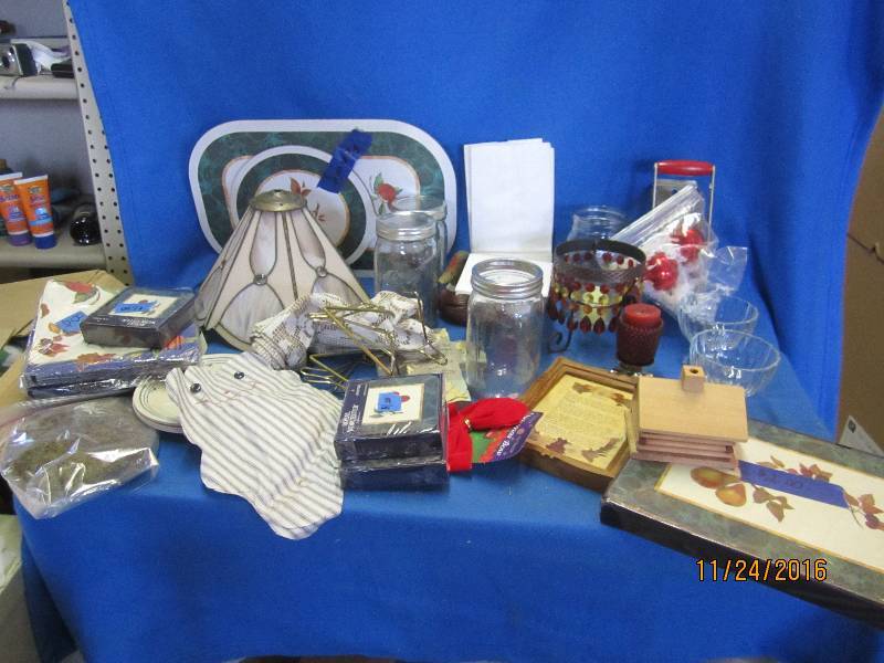 Lot of decorative items...