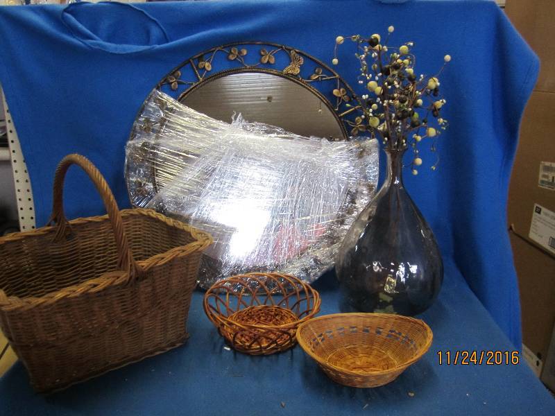 Nice shrink wrapped mirror and deco...